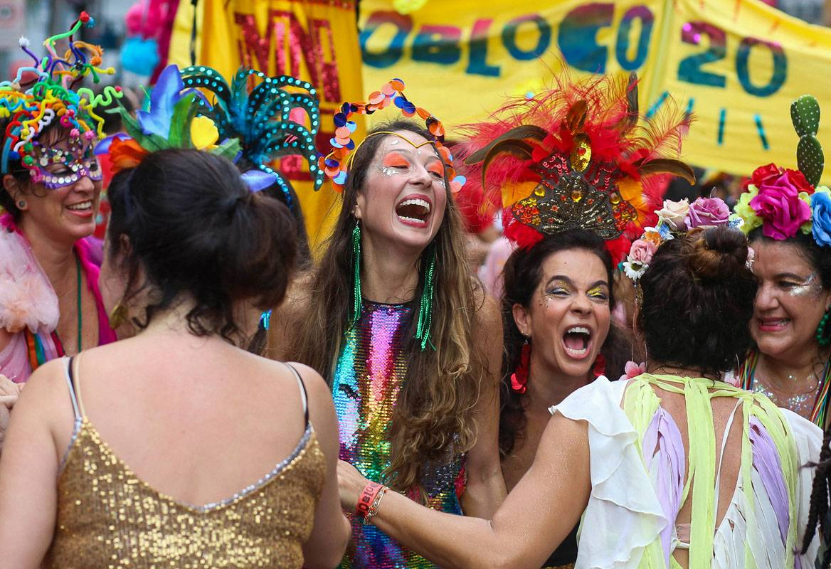 Com avanço da vacinação, setor de eventos começa a traçar estratégias para o Carnaval 2022