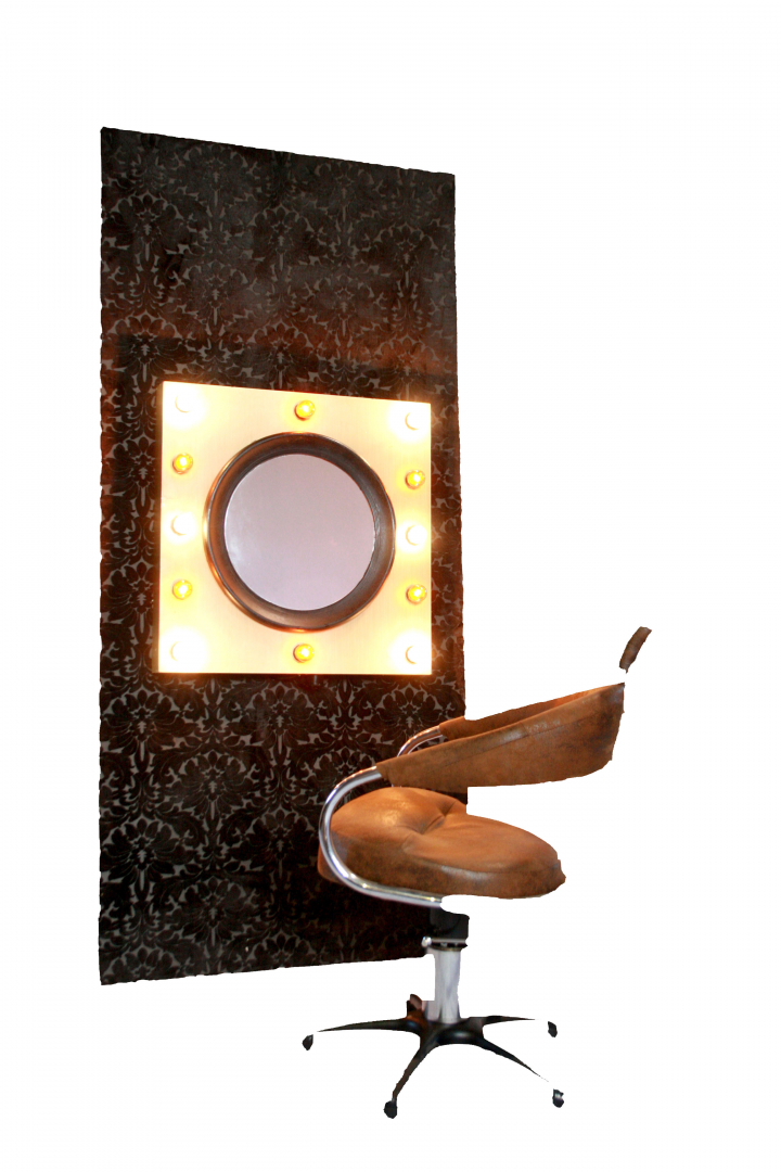 ESPELHO CAMARIM COM PAREDE EM VELUDO 